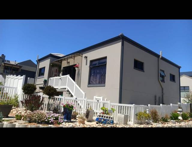 2 BEDROOM HOUSE FOR SALE IN REEBOK